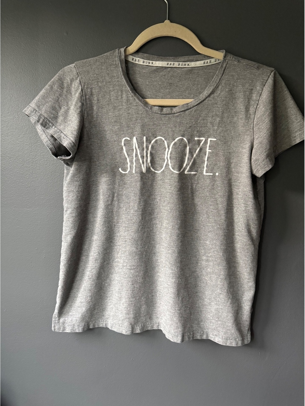 Rae Dunn Gray 'SNOOZE.' Graphic T-Shirt/Sleep Shirt